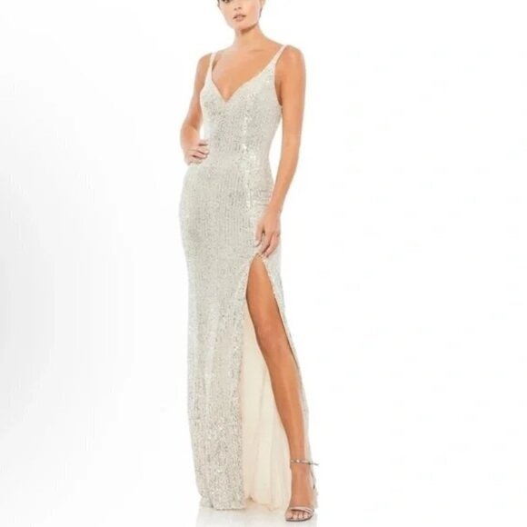 Mac Duggal 26443 Fully Sequined Scoop Back Evening Gown Dress Silver Size 0 NWT - Picture 1 of 6